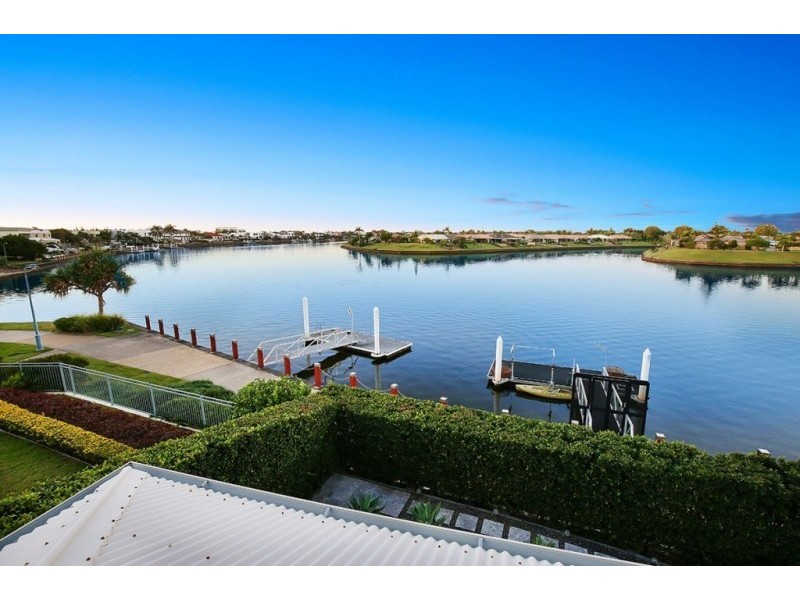 9 Majorca Place, Kawana Island QLD 4575