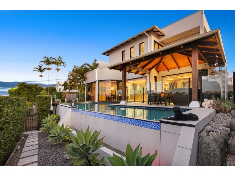 9 Majorca Place, Kawana Island QLD 4575