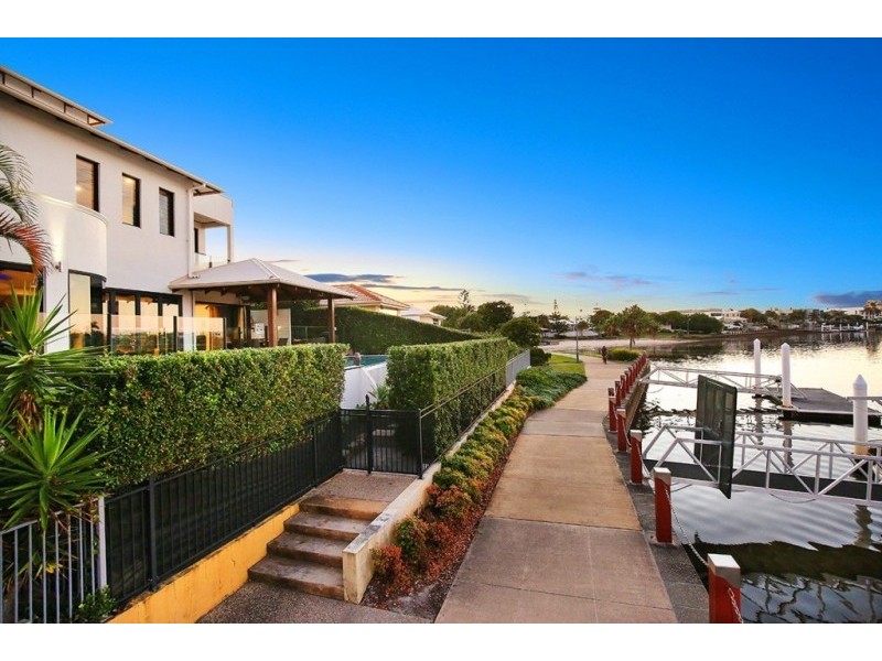 9 Majorca Place, Kawana Island QLD 4575