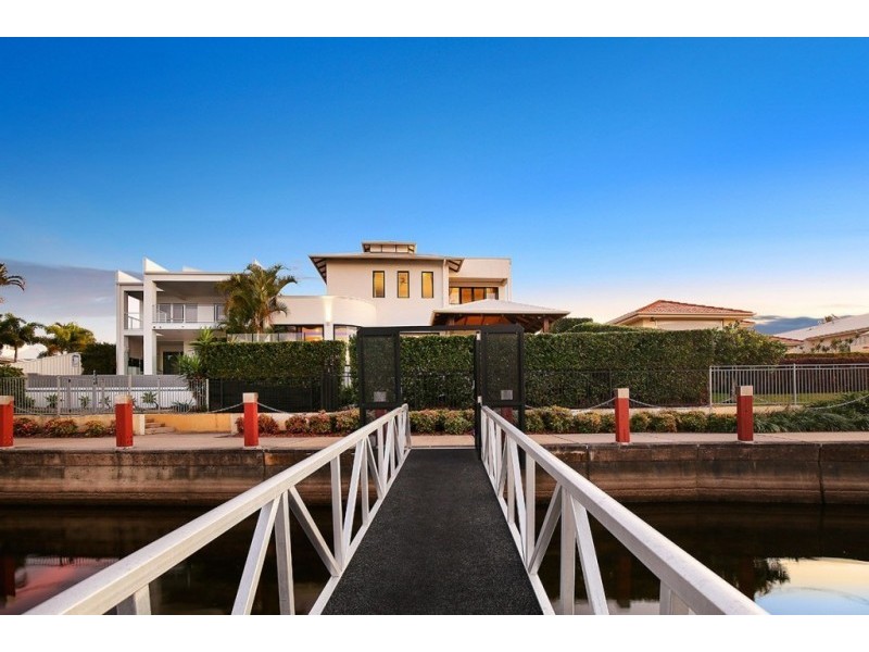 9 Majorca Place, Kawana Island QLD 4575