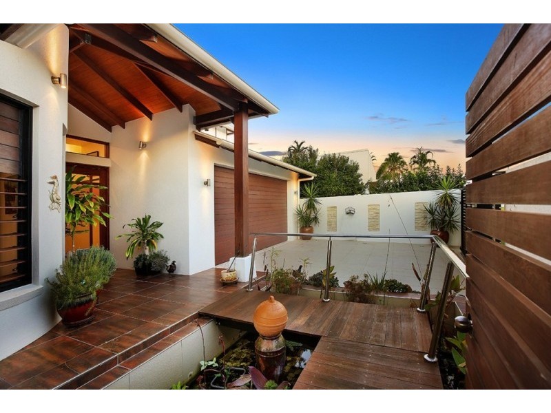 9 Majorca Place, Kawana Island QLD 4575