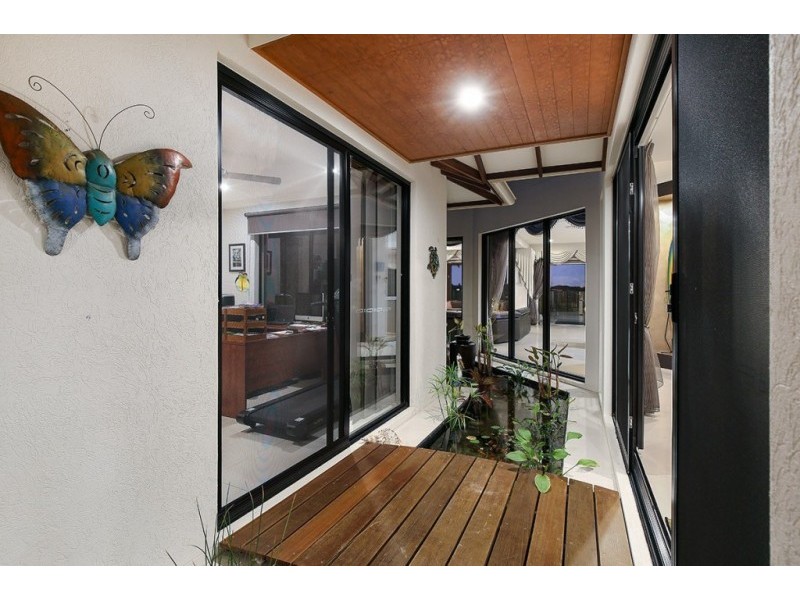 9 Majorca Place, Kawana Island QLD 4575