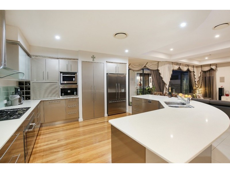 9 Majorca Place, Kawana Island QLD 4575