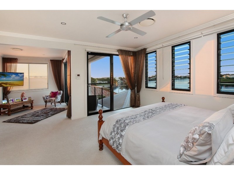 9 Majorca Place, Kawana Island QLD 4575