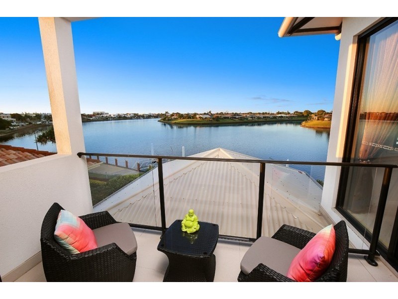 9 Majorca Place, Kawana Island QLD 4575