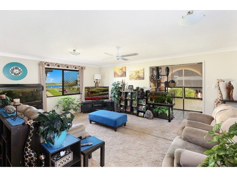 1 Oxley Street, Golden Beach QLD 4551