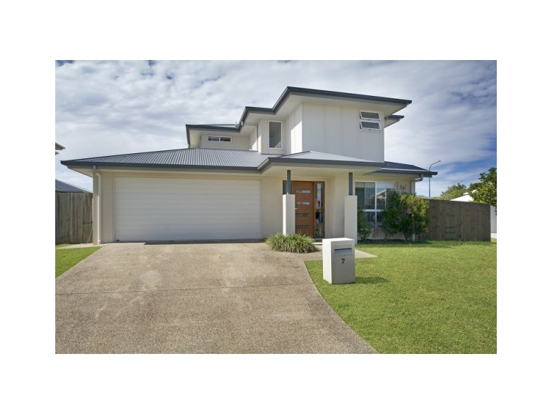 7 Wake Court, Birtinya QLD 4575