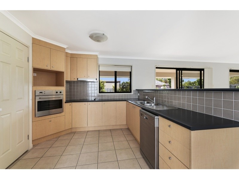 8 Margarita Court, Kawana Island QLD 4575