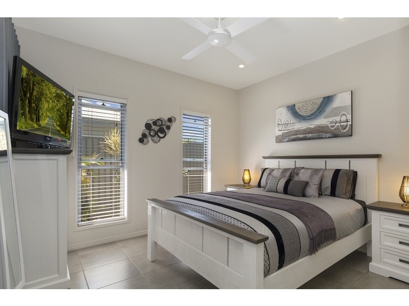 4 Swivel Court, Birtinya QLD 4575