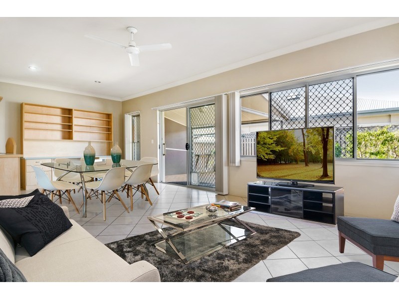 10/2 Grand Parade, Kawana Island QLD 4575