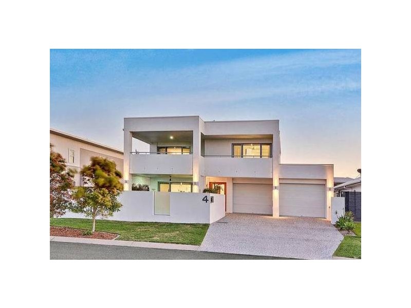4 Tomkins Esplanade, Birtinya QLD 4575