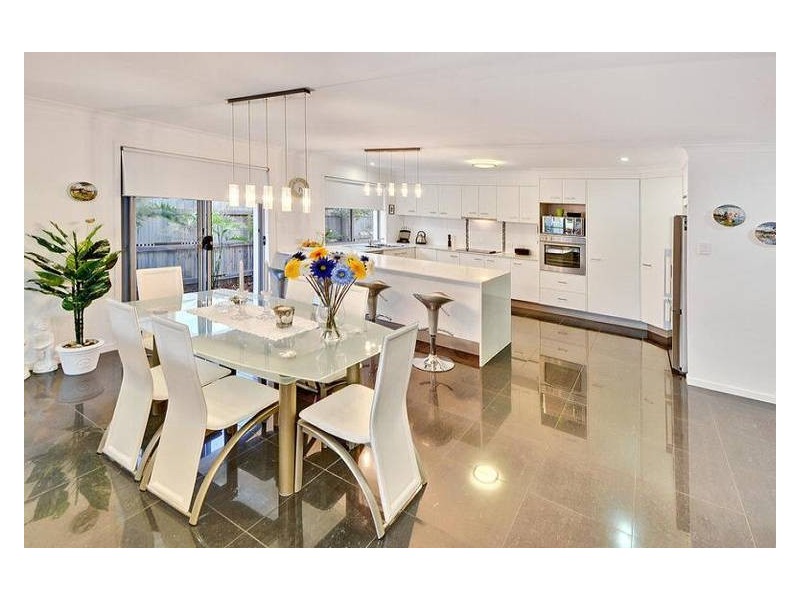 4 Tomkins Esplanade, Birtinya QLD 4575