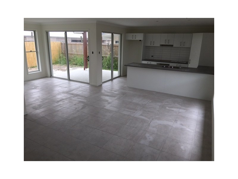 18 Henning Street, Meridan Plains QLD 4551