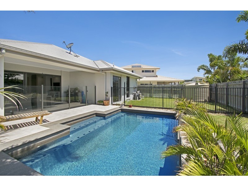 8 Wake Court, Birtinya QLD 4575