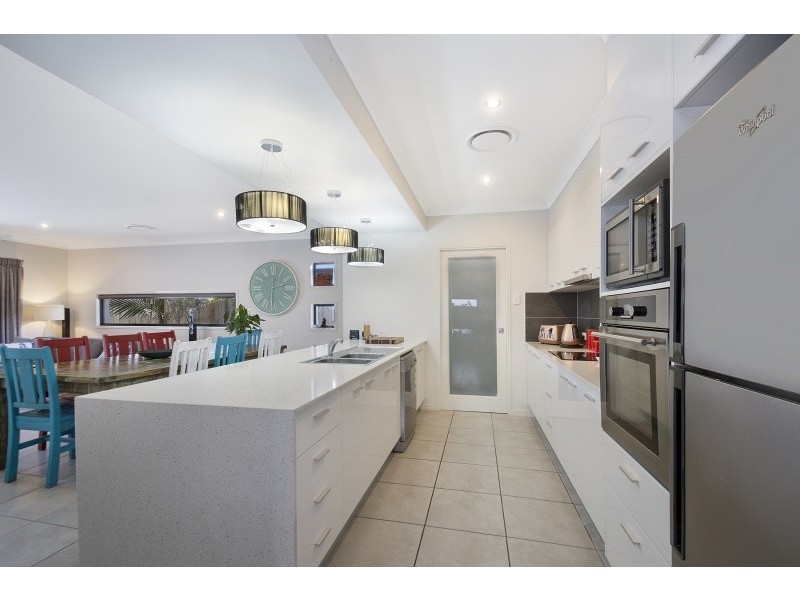 8 Wake Court, Birtinya QLD 4575