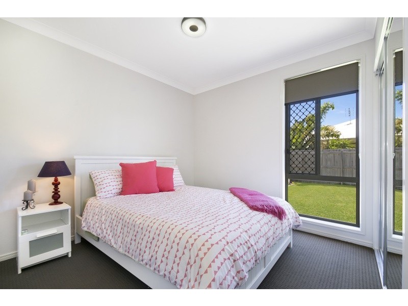 8 Wake Court, Birtinya QLD 4575