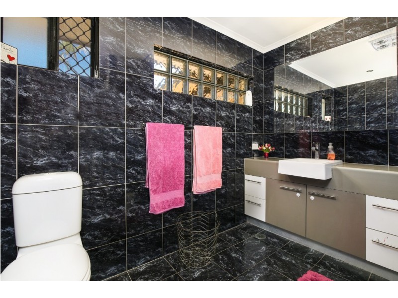 1 Parari Street, Warana QLD 4575