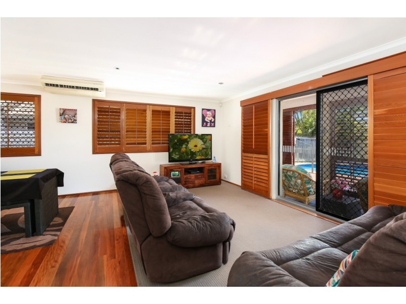 1 Parari Street, Warana QLD 4575