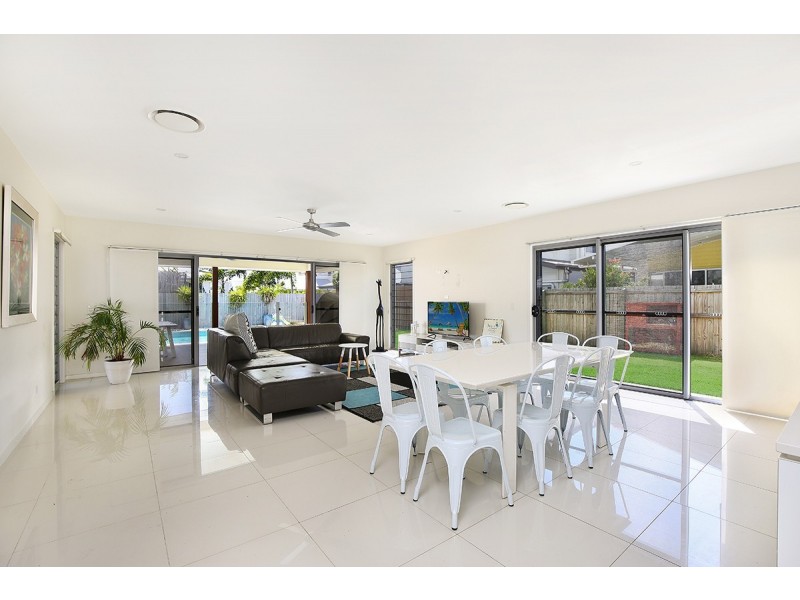 5 Swivel Court, Birtinya QLD 4575