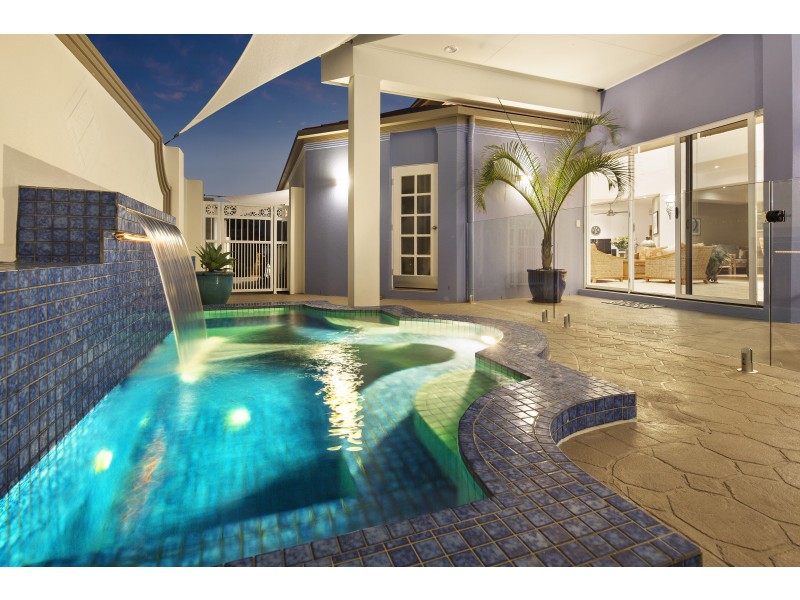 104 Sunbird Chase, Parrearra QLD 4575