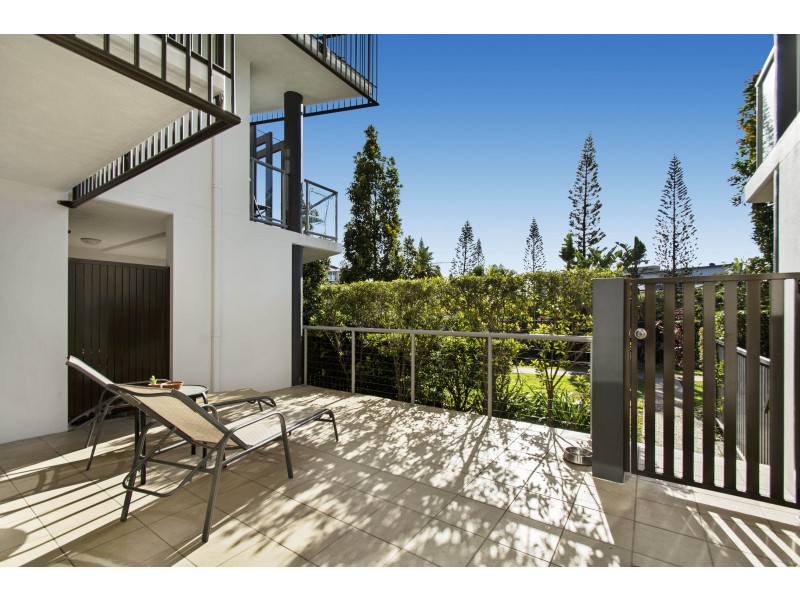 31/10 Grand Parade, Kawana Island QLD 4575