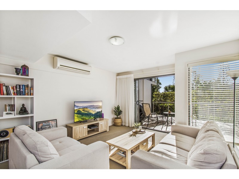31/10 Grand Parade, Kawana Island QLD 4575