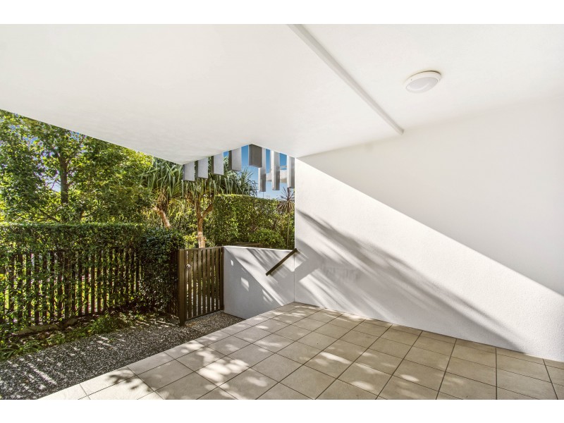 32/10 Grand Parade, Kawana Island QLD 4575