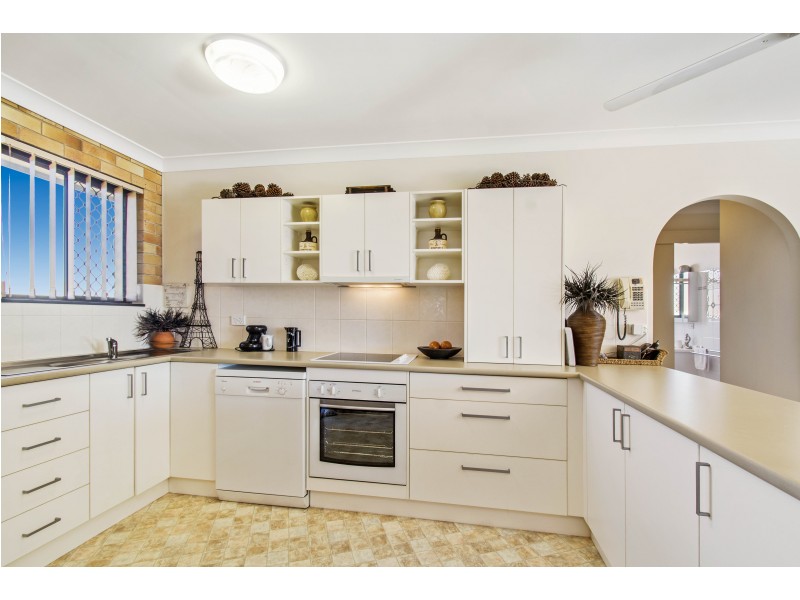 4/18 Akeringa Place, Mooloolaba QLD 4557