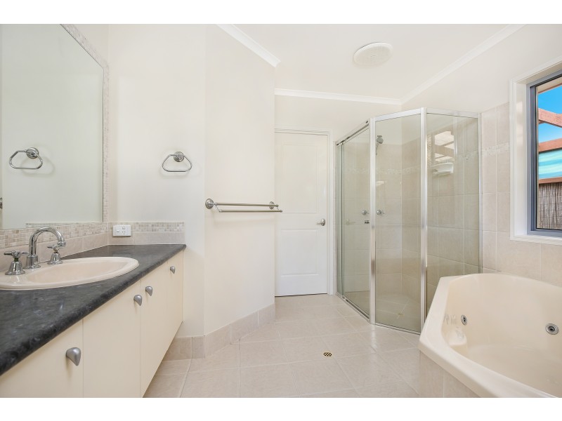 2 Majorca Place, Kawana Island QLD 4575