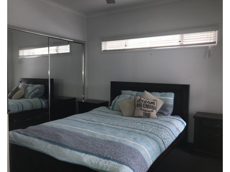 136 Grand Parade, Parrearra QLD 4575