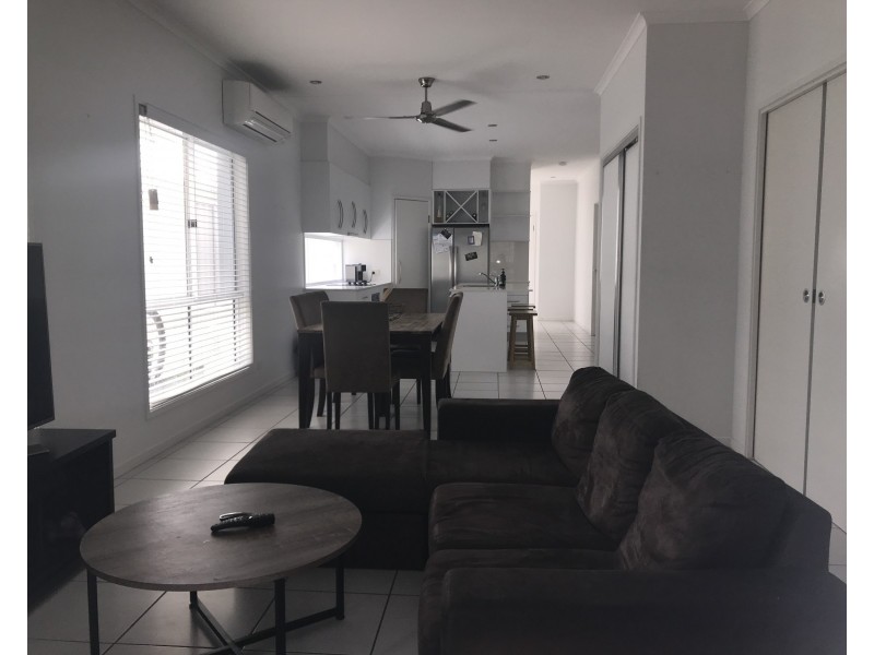 136 Grand Parade, Parrearra QLD 4575