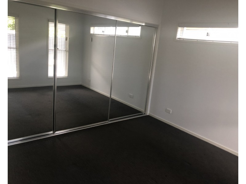 136 Grand Parade, Parrearra QLD 4575