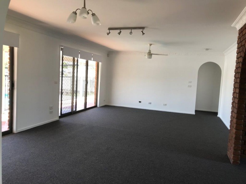 42 Tarwarri Crescent, Mooloolaba QLD 4557