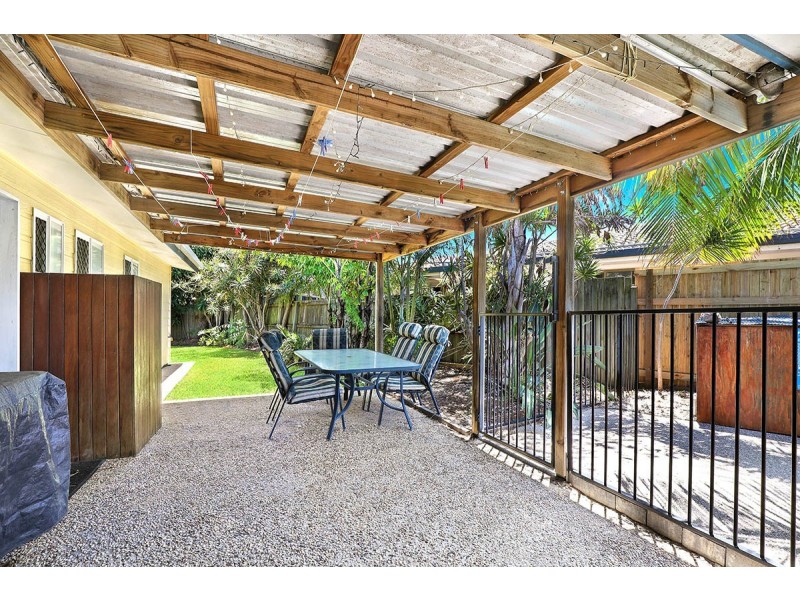 2 Tamala Street, Warana QLD 4575