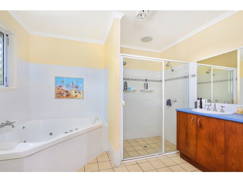 2 Tamala Street, Warana QLD 4575