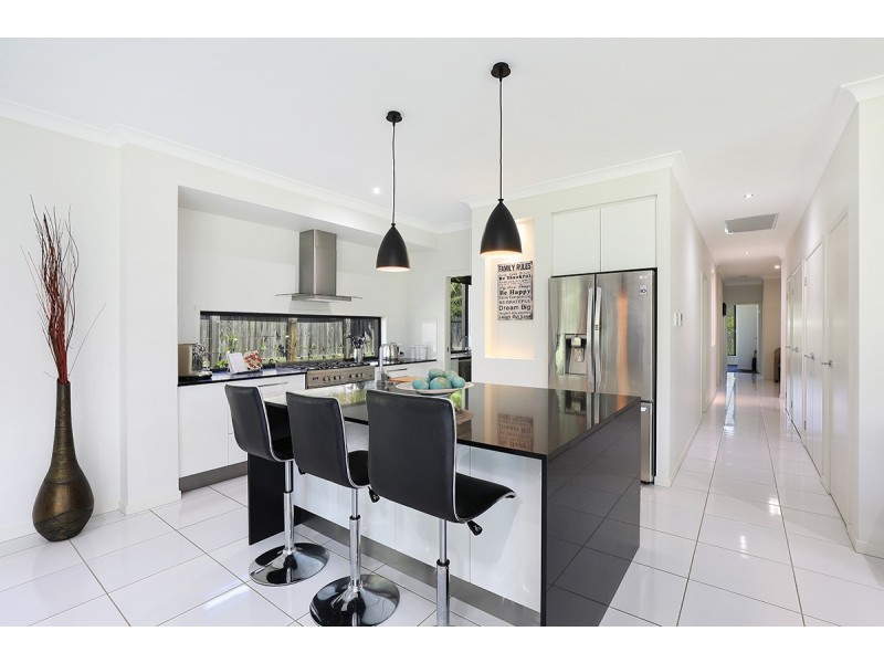 10 Miller Place, Eumundi QLD 4562