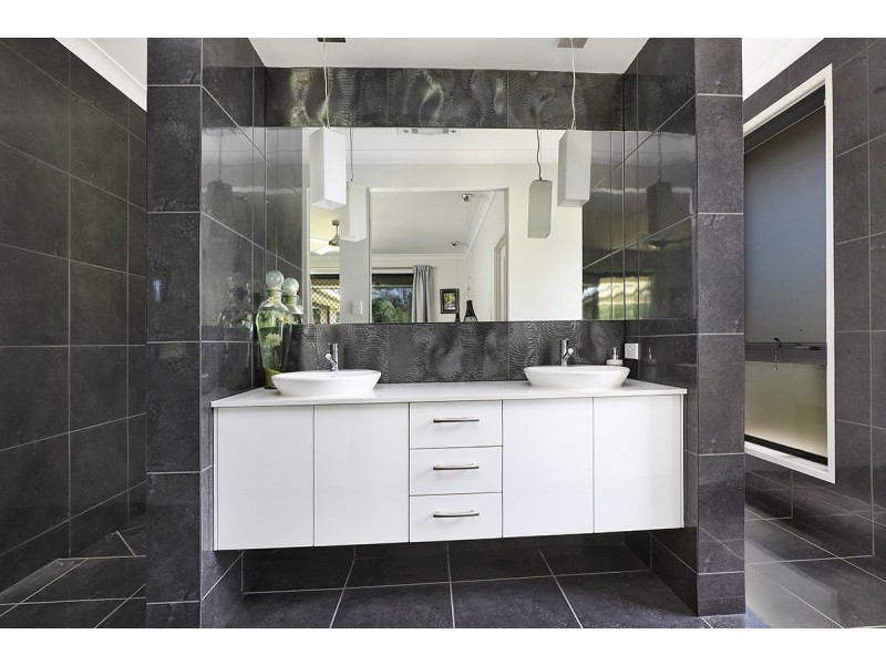 10 Miller Place, Eumundi QLD 4562