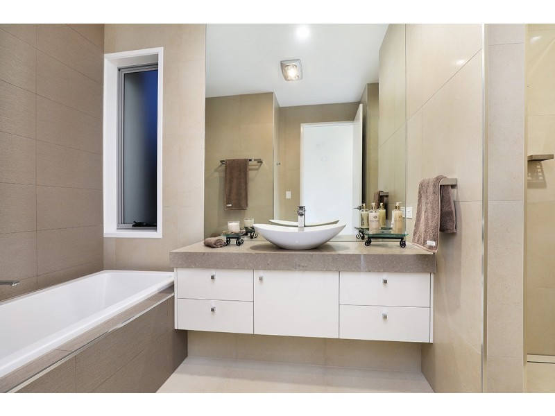 12 Wake Court, Birtinya QLD 4575