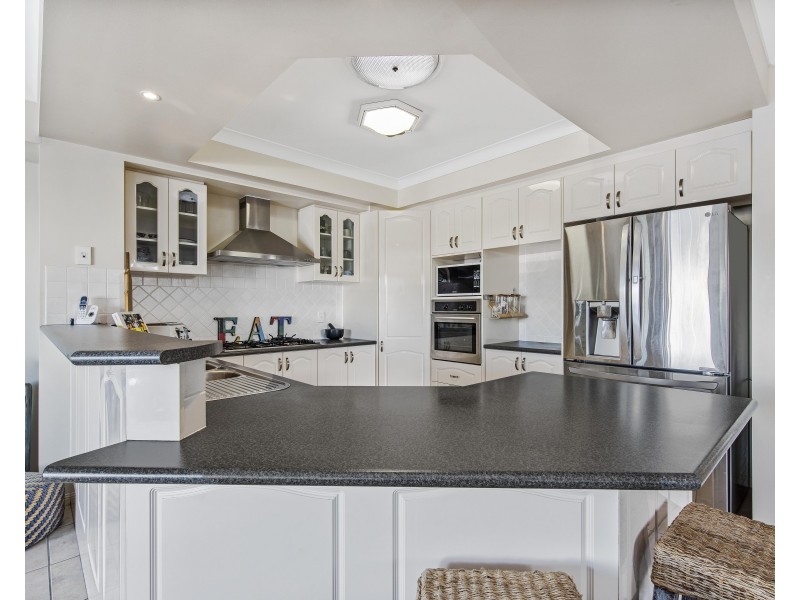 24 Sunbird Chase, Parrearra QLD 4575