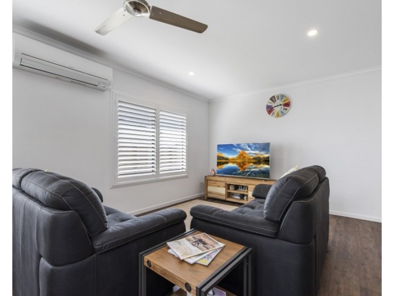 18 Pinnacles Drive, Glass House Mountains QLD 4518