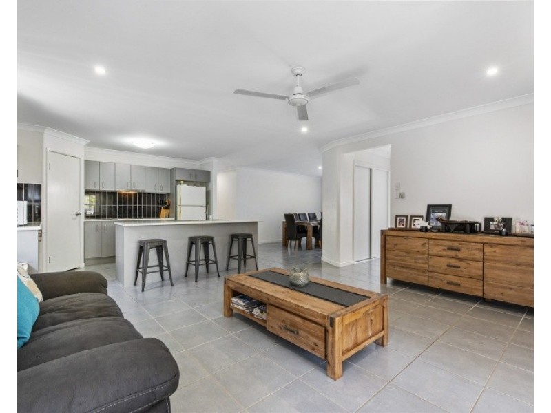 5 Riverstone Crescent, Little Mountain QLD 4551