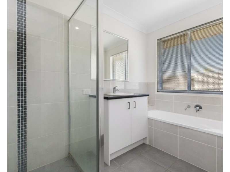 5 Riverstone Crescent, Little Mountain QLD 4551