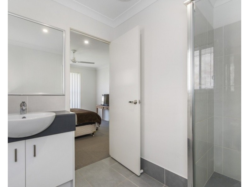 5 Riverstone Crescent, Little Mountain QLD 4551