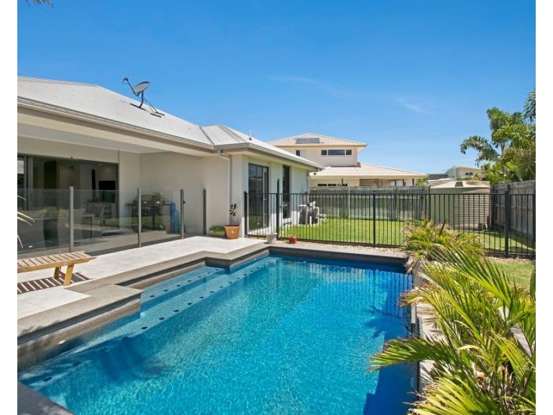 8 Wake Court, Birtinya QLD 4575