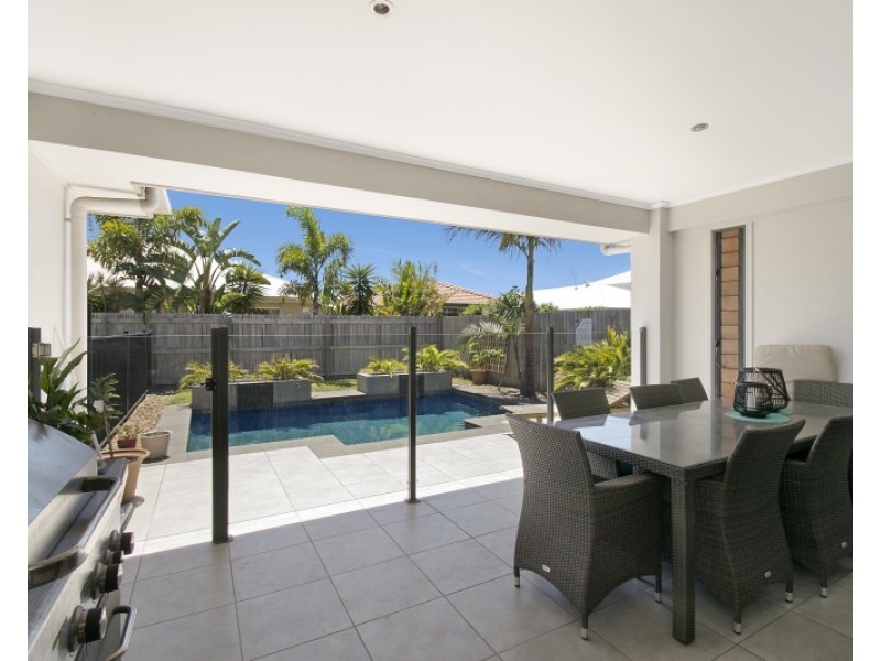 8 Wake Court, Birtinya QLD 4575
