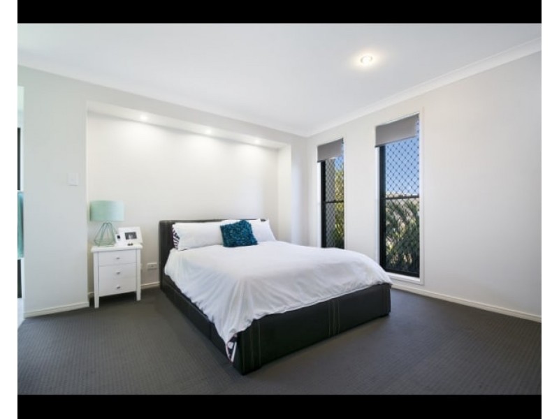 8 Wake Court, Birtinya QLD 4575