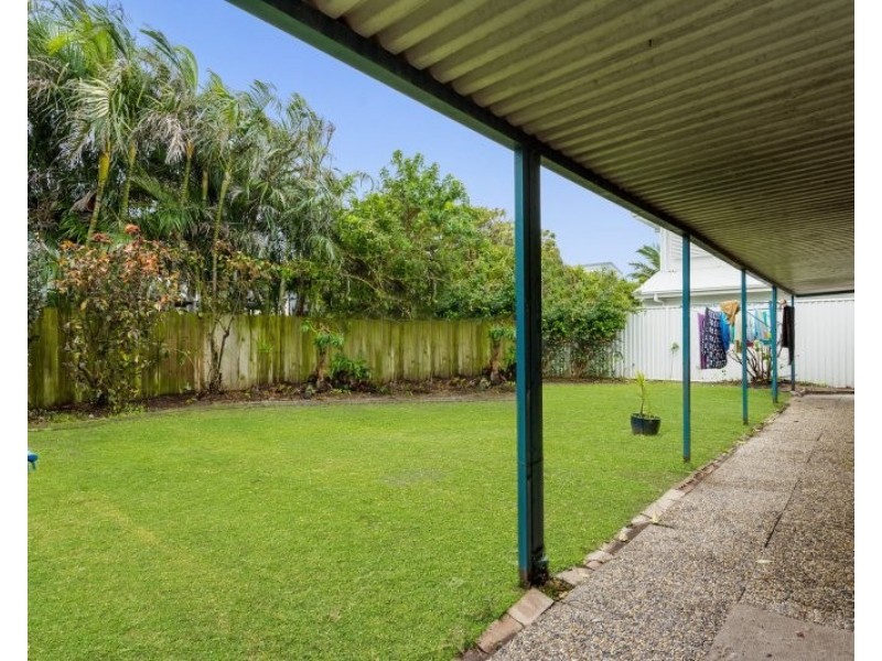 10 Lapoinya Crescent, Warana QLD 4575