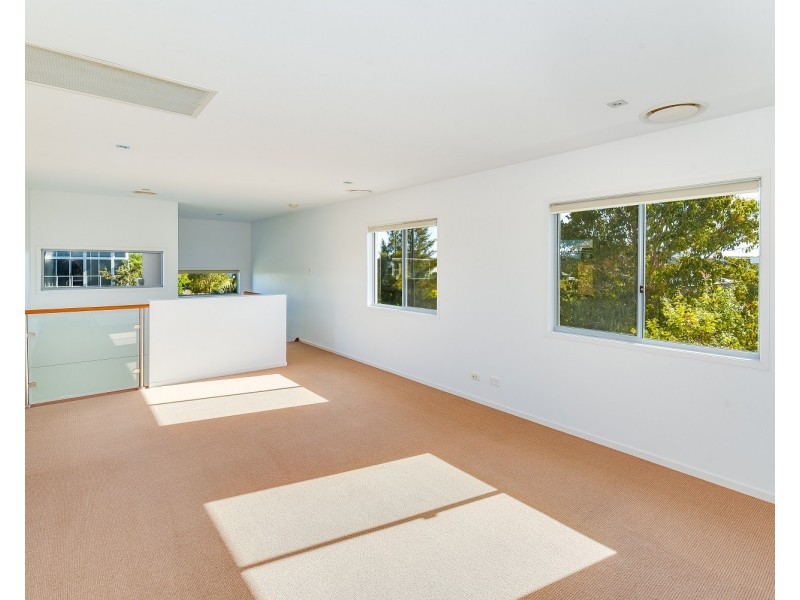 16 Sweep Court, Birtinya QLD 4575