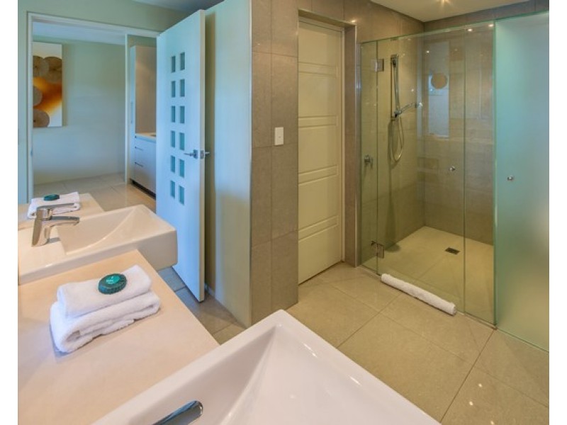 2/2 Coral Sea Avenue, Hamilton Island QLD 4803