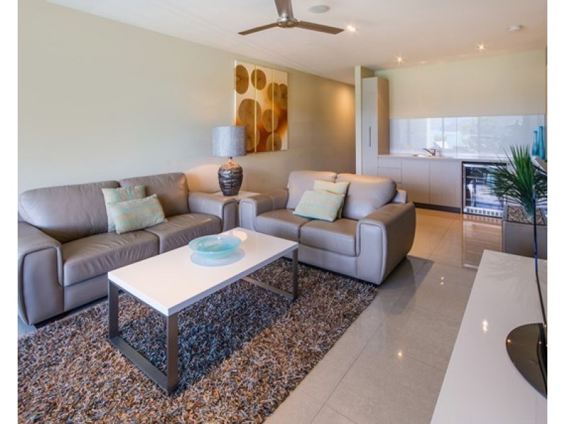 2/2 Coral Sea Avenue, Hamilton Island QLD 4803